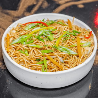 VEG HAKKA NOODLES