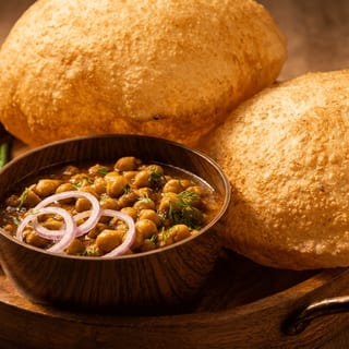 CHEESE CHOLE BHATURE