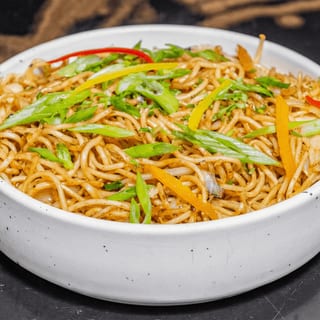 VEG HAKKA NOODLES