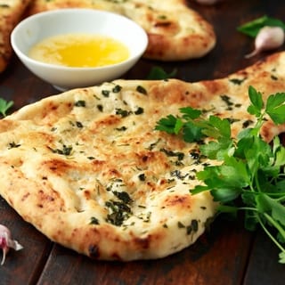 GARLIC NAAN