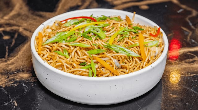 Veg Hakka Noodles.