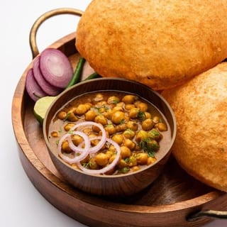 CHOLE BHATURE