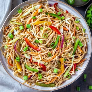 VEG HAKKA NOODLES